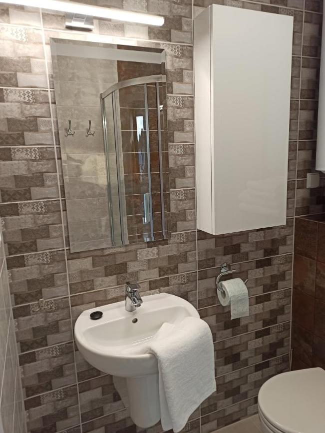 Apartamenty Prima Подомбе Екстериор снимка